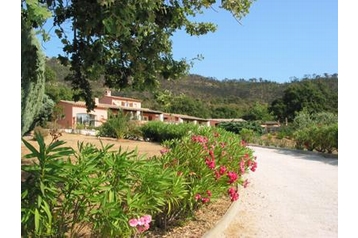 Franţa Privát Le Pradet, Exteriorul